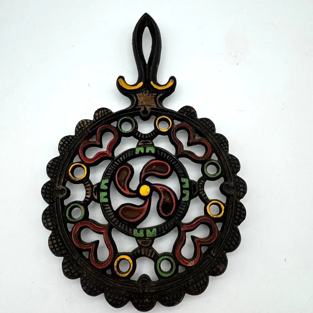 Vintage Wilton Trivet Cast Iron Wall Folk Art Dutch Decor Hand Painted Heart